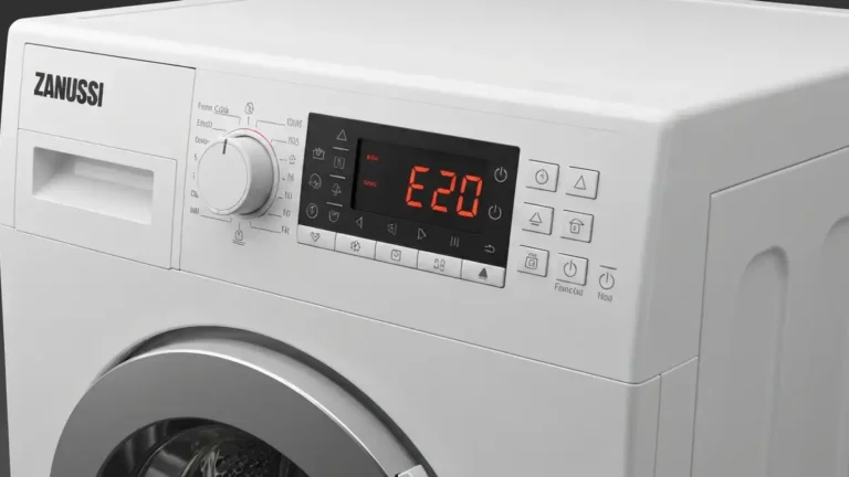 Panel sterowania pralki Zanussi z wyświetlaczem kodu błędu E20 – diagnostyka usterki
